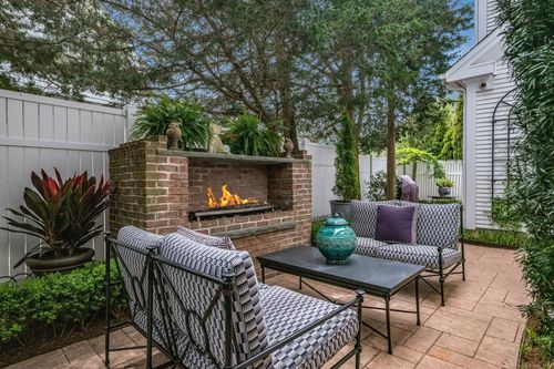 3-3 Evarts Ln, Madison, CT, 06443-2564 | Card Image