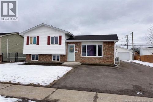 74 Ashley Cres, Moncton, NB, E1G1R4 | Card Image