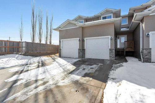 8 Ross Close, Sylvan Lake, AB, T4S0G3 | Card Image