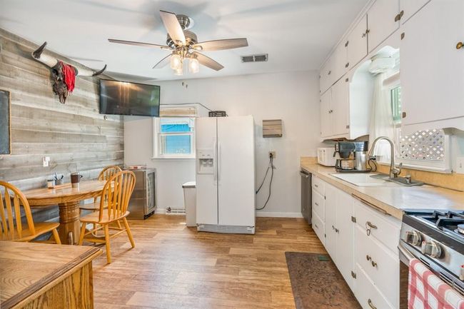 eat in kitchen at 210 Yellowstone Avenue, Laurel, MT 59044 | Image 15