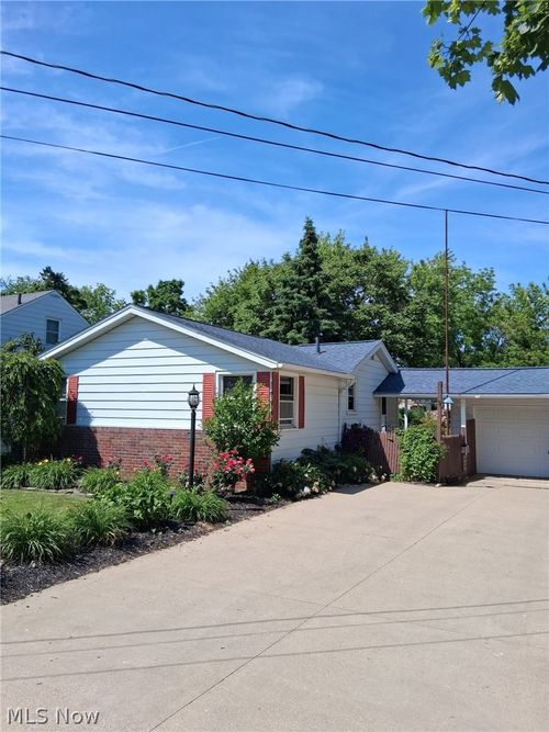 481 Shupe Ave, Amherst, OH, 44001-2348 | Card Image