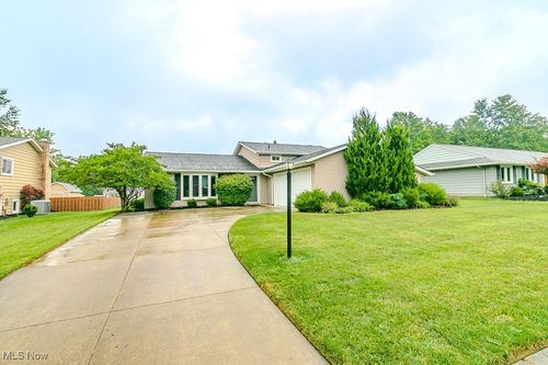 20466 White Bark Dr, Strongsville, OH, 44149-5642 | Card Image