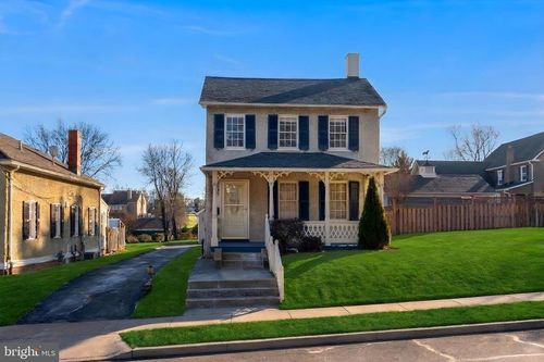 245 W Market St, LEESBURG, VA, 20176-2708 | Card Image