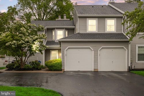 679 Rose Hollow Dr, YARDLEY, PA, 19067-6332 | Card Image