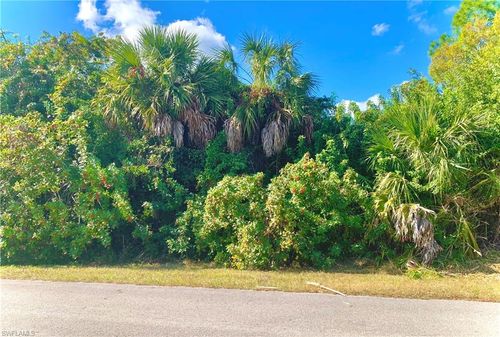 569 22nd St Ne, Naples, FL, 34120-3637 | Card Image