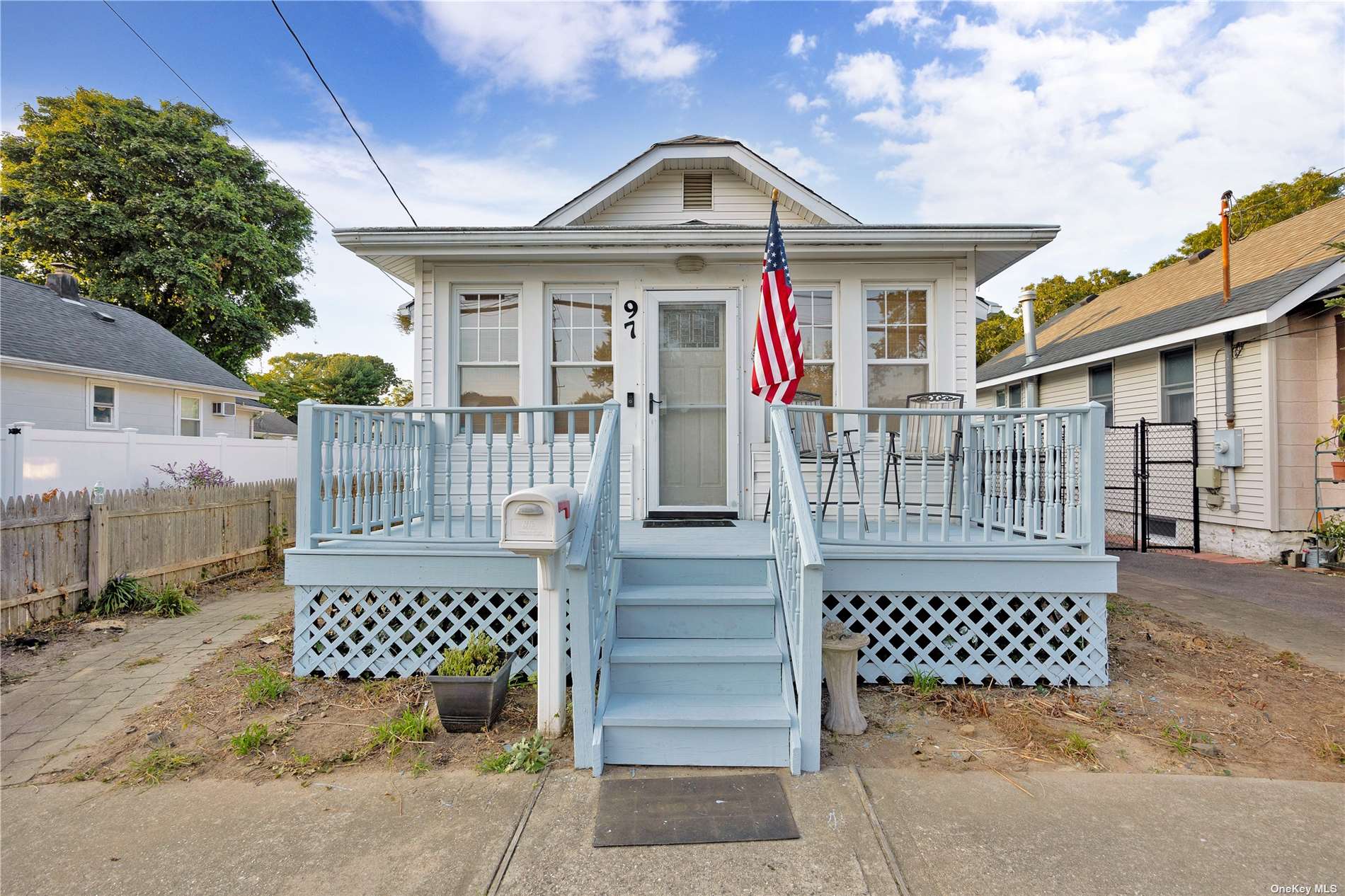 Muncy Ave, West Babylon, NY 11704