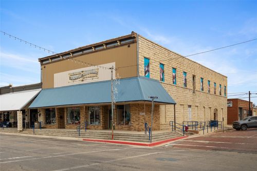 217 S Commercial Ave, Coleman, TX, 76834-4211 | Card Image