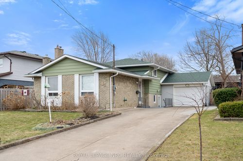 16 Appleford Rd, Saint Catharines, ON, L2P3M3 | Card Image