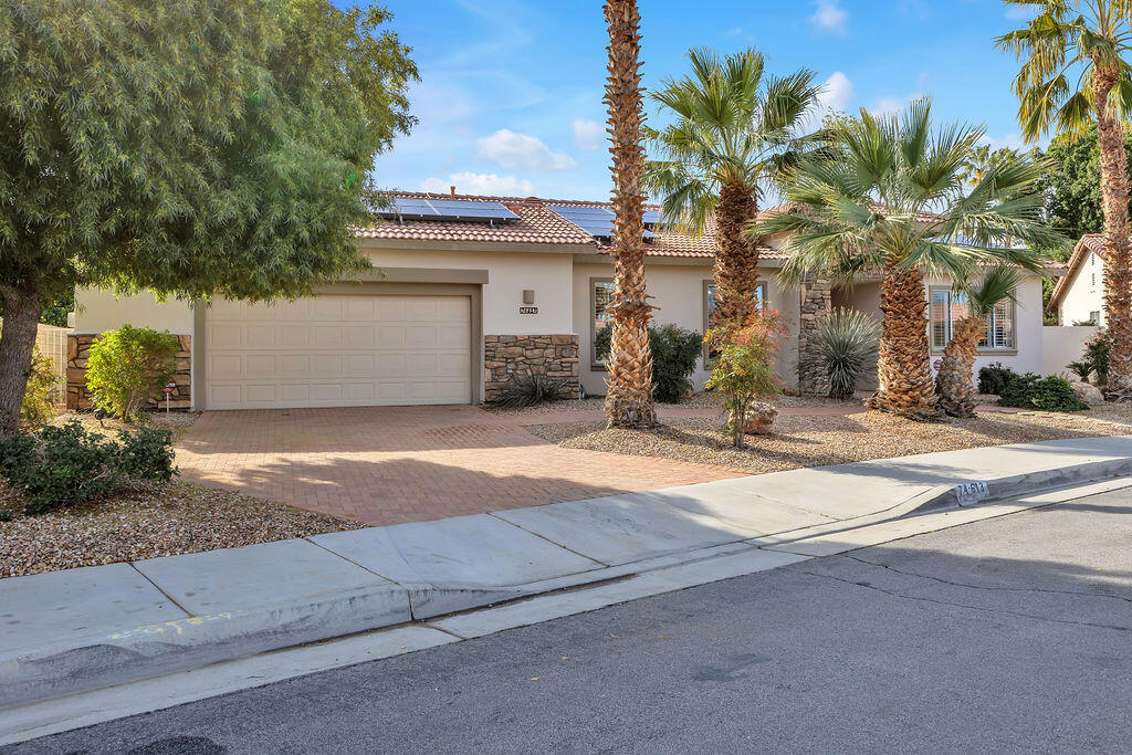 Residential Lease in Palm Desert 3