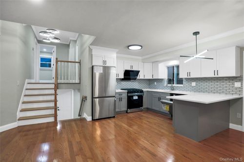 45 Colony Ln, Syosset, NY, 11791-4723 | Card Image