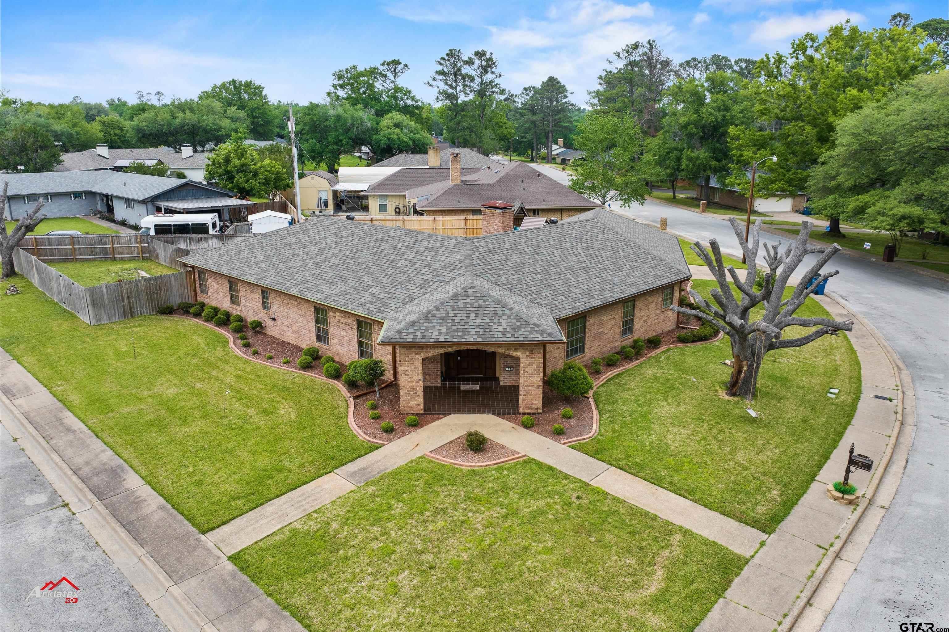 Westwood Dr, Henderson, TX 75654