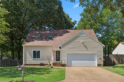 251 Gena Ct, Newport News, VA, 23602-6346 | Card Image