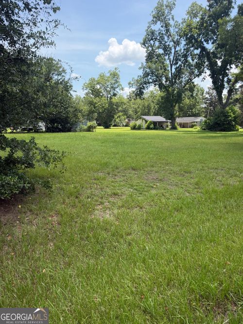 301 E Meeting St, Adel, GA, 31620-2027 | Card Image