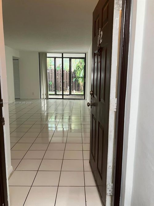 112-213 Lake Pointe Dr, Oakland Park, FL, 33309-3570 | Card Image