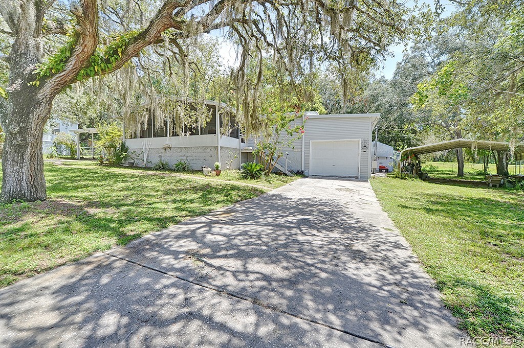 East Ave, Inverness, FL 34453