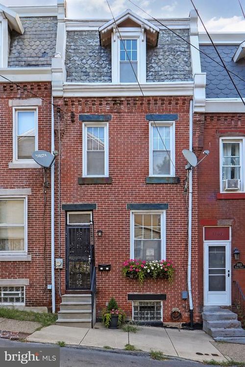 3305 Krail St, PHILADELPHIA, PA, 19129-1526 | Card Image