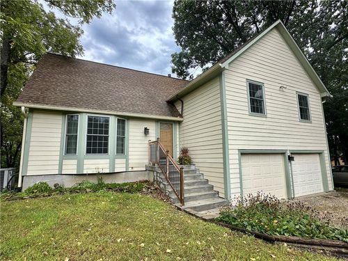 28465 W 85th Ter, De Soto, KS, 66018-9153 | Card Image