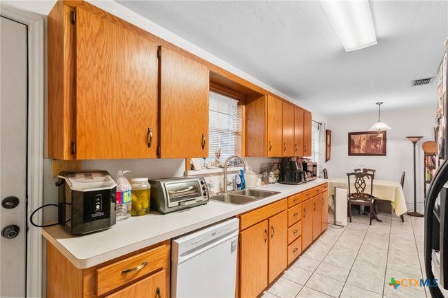 123 6th Street, House other with 4 bedrooms, 2 bathrooms and null parking in Vanderbilt TX | Image 15