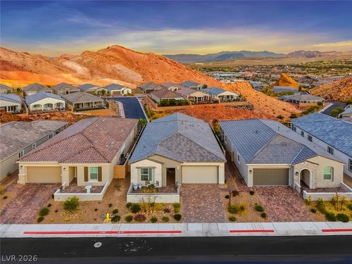 80 Tatahatso Point St, Henderson, NV, 89011-3802 | Card Image