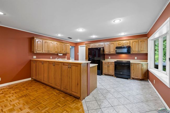 3005 Inwood Rd, House other with 3 bedrooms, 2 bathrooms and null parking in Kilgore TX | Image 5