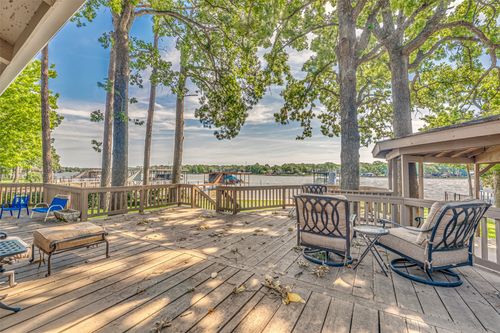 113 Crestwood Cir, Enchanted Oaks, TX, 75156-9008 | Card Image