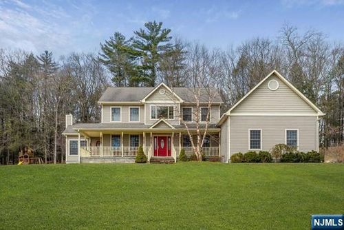 29 Cole Haven Ter W, Montague, NJ, 07827-3117 | Card Image