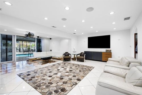 1229 Coral Ln, Hollywood, FL, 33019-2203 | Card Image