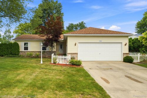 3282 Sapphire Ln, Fort Gratiot, MI, 48059-4232 | Card Image