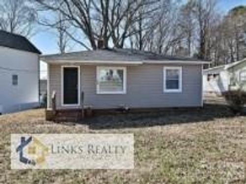 924 Aileen Cir, Pineville, NC, 28134-8401 | Card Image