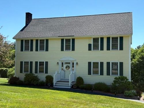 11 Nutfield Dr, Londonderry, NH, 03053-2657 | Card Image