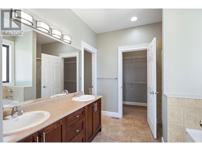 2039 Cornerstone Dr, House other with 4 bedrooms, 3 bathrooms and 2 parking in West Kelowna BC | Image 14