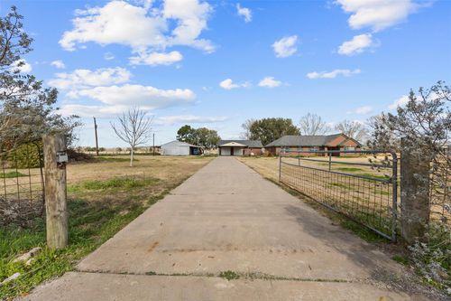239 County Road 402, Danbury, TX, 77534-8730 | Card Image