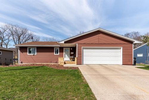 917 Sherman St, North Mankato, MN, 56003-2133 | Card Image