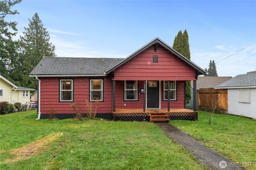 2013 8th St, Bremerton, WA, 98337-1046 | Card Image