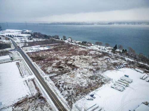 {{alt}} | Card Image