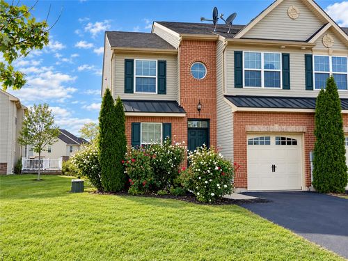 233 Snapdragon Way, ALLENTOWN, PA, 18104-8214 | Card Image