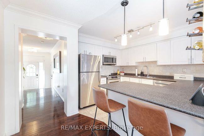 29 Delight Way, House attached with 3 bedrooms, 3 bathrooms and 1 parking in Whitby ON | Image 7