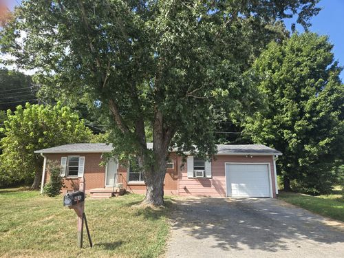 409 E Railroad St, Waverly, TN, 37185-1214 | Card Image