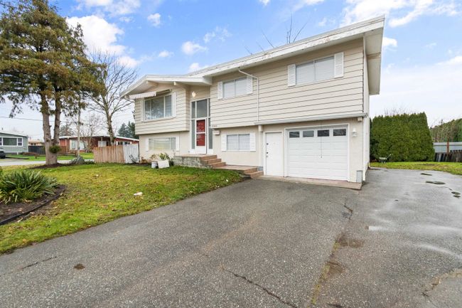 10108 Fairbanks Crescent, House other with 5 bedrooms, 2 bathrooms and null parking in Chilliwack BC | Image 1
