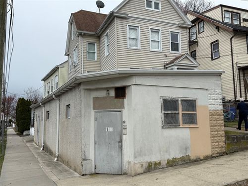 140 Terrace Ave, Port Chester, NY, 10573-3284 | Card Image
