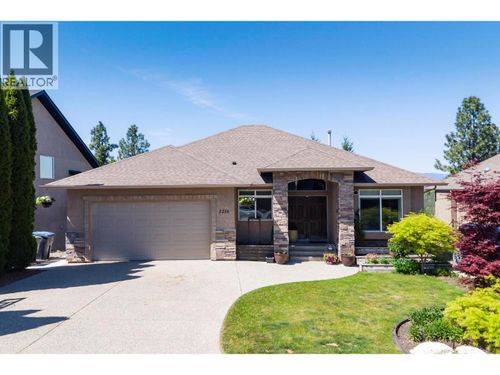 2216 Quail Run Dr, Kelowna, BC, V1V2S4 | Card Image