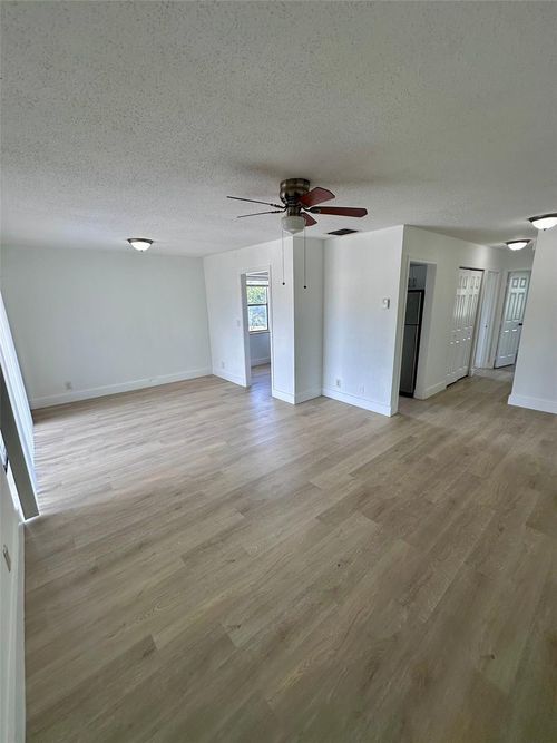 201-l-112 Se 10th St, Deerfield Beach, FL, 33441-8204 | Card Image