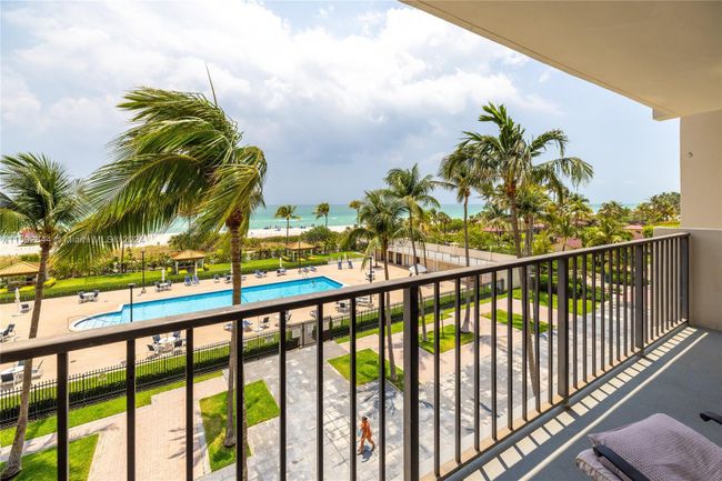 405 - 2625 Collins Ave, Condo with 1 bedrooms, 1 bathrooms and null parking in Miami Beach FL | Image 5