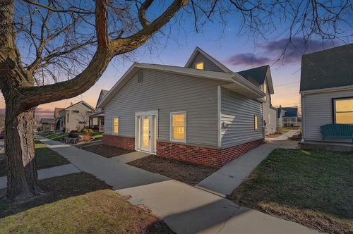 533 S Main Street Street, West Bend, WI, 53095 | Card Image