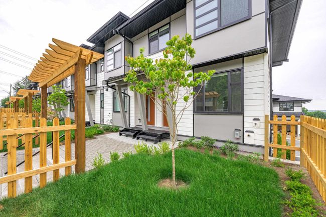 1 - 7411 Cedar Street, Townhouse with 3 bedrooms, 2 bathrooms and 3 parking in Mission BC | Image 3