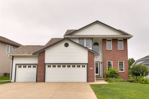 458 Ne Pinehurst Cir, Ankeny, IA, 50021-4703 | Card Image