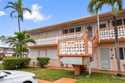 12-725 Sw 11th Ave, Hallandale Beach, FL, 33009-6771 | Card Image