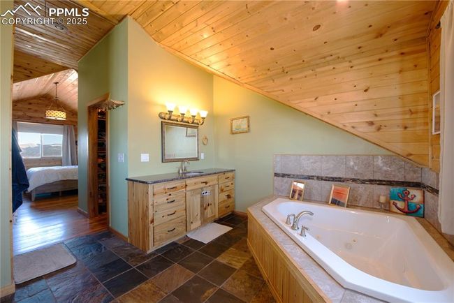 1160 Diamond Back Trl, House other with 5 bedrooms, 5 bathrooms and null parking in Canon City CO | Image 19