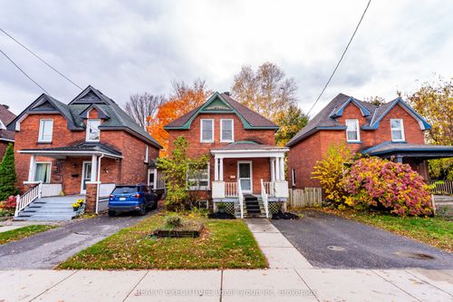 {{alt}} | Card Image