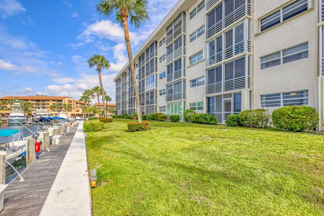 APT-102 - 21 Yacht Club Dr, Condo with 2 bedrooms, 2 bathrooms and null parking in North Palm Beach FL | Image 20
